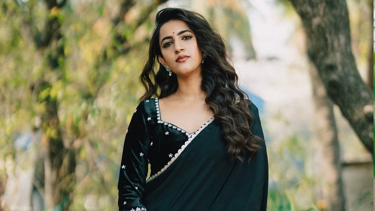 అందాల ముద్దుగుమ్మ నిహారిక కొణిదెల గురించి ప్రత్యేకంగా చెప్పాల్సిన పని లేదు. ఈ అమ్మడు అందరికీ సుపరిచితమే. యాంకర్గా కెరీర్ స్టార్ట్ చేసిన ఈ బ్యూటీ ప్రస్తుతం ప్రొడ్యూసర్గా చేస్తుంది. ఒక మనసు సినిమాతో టాలీవుడ్లో హీరోయిన్ గా ఎంట్రీ ఇచ్చింది. కానీ ఈ సినిమా అంతగా గుర్తింపు నివ్వలేదు.