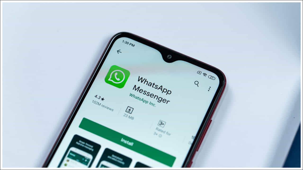 ఈ ఫీచర్ ఎలా పనిచేస్తుంది?: నాయిస్ క్యాన్సిలేషన్ టెక్నాలజీ వినియోగదారుడి స్వరాన్ని గుర్తించి, ట్రాఫిక్, గాలి లేదా చుట్టుపక్కల సంభాషణల వంటి ఇతర శబ్దాలను తగ్గించి, కేవలం మీ స్వరాన్ని మాత్రమే స్పష్టంగా వినిపిస్తుంది. ఈ టెక్నాలజీ ANC ఇయర్ఫోన్లలో కూడా ఉంటుంది. కానీ అక్కడ దీనిని నేరుగా ఫోన్ మైక్రోఫోన్ ద్వారా అమలు చేస్తారు. దీనివల్ల కాల్లో ఉన్న అవతలి వ్యక్తికి ఎలాంటి ఆటంకం లేకుండా మీ మాటలు స్పష్టంగా వినిపిస్తాయి.