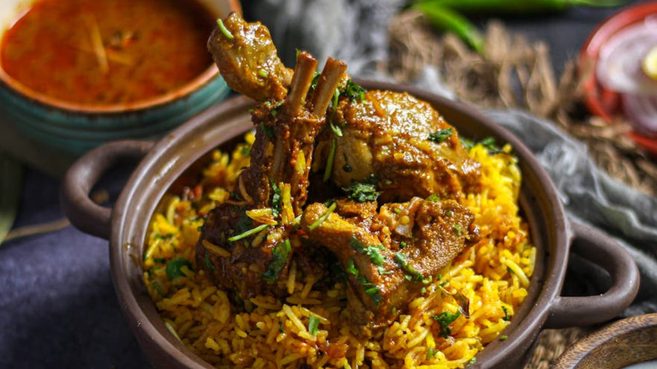 ఇటీవలే చేసిన పరిశోధనల్లో నమ్మలేని నిజాలు బయటకు వచ్చాయి. మాంసాహారులను వెజిటేరియన్స్ ఫుడ్స్ తినే వారితో  పోల్చి చూస్తే వందేళ్ళు బతుకుతారని నిపుణులు షాకింగ్ విషయాలను బయట పెట్టారు. 