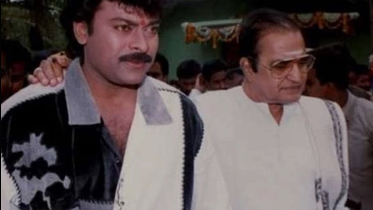  ఎన్టీఆర్ ముఖ్యమంత్రి అయిన తర్వాత, బాలకృష్ణ ఇంట్లో బ్రాహ్మణి మొదటి పుట్టినరోజు వేడుకకు రాముకు ఆహ్వానం అందింది. తన తల్లిని, పాపను తీసుకుని వెళ్లిన రాము, ఎన్టీఆర్ మెట్ల దిగి వస్తుంటే దేవుడిని చూసిన అనుభూతి కలిగిందని తెలిపారు. తర్వాత, తన తల్లి హైదరాబాద్ వచ్చినప్పుడల్లా లక్ష్మీపార్వతిని చూడాలని కోరేది. మురళీ మోహన్, ఖమ్మంపాటి రామ్మోహన్ రావు  సహాయంతో అపాయింట్‌మెంట్ తీసుకుని జూబ్లీహిల్స్‌లోని ఎన్టీఆర్ ఇంటికి వెళ్లారు. అక్కడ మంత్రులు, ఎక్స్-మంత్రులు ఉన్నప్పటికీ, ఎన్టీఆర్ స్వయంగా వచ్చి రాము తల్లిని, అక్కయ్యను ఆహ్వానించారు. అప్పటికే కాషాయ వస్త్రాల్లో ఉన్న ఎన్టీఆర్ విగ్రహంలా కనిపించారు. ఆయన లక్ష్మీపార్వతిని పిలిచి, తన తల్లి కోరిక మేరకు ఇద్దరినీ కలిపి చూపించారు. ప్రతిపక్ష నాయకుడిగా ఉన్నప్పటికీ, ఎన్టీఆర్ ఆరోజు మారుతీ 800 కారులో అసెంబ్లీకి వెళ్లడం రామును తీవ్ర భావోద్వేగానికి గురిచేసింది. ఆయన మరణించినప్పుడు, రాము తెల్లవారుజామున ఐదు గంటలకే ఇంటికి వెళ్లి చూసి వచ్చారు. తర్వాత రామానాయుడు ఫోన్ చేసి, మేకప్ కోసం లాల్ బహదూర్ స్టేడియంకు పిలిచారు, కానీ కుటుంబ సభ్యులు వద్దని చెప్పడంతో వెనక్కి వచ్చారు. కోట్లాది మంది అభిమానుల్లో ఒకరైన కొల్లి రాము పంచుకున్న ఈ జ్ఞాపకాలు ఎన్టీఆర్ వ్యక్తిత్వాన్ని, ఆయన మానవత్వాన్ని మరోసారి స్పష్టం చేస్తాయి.