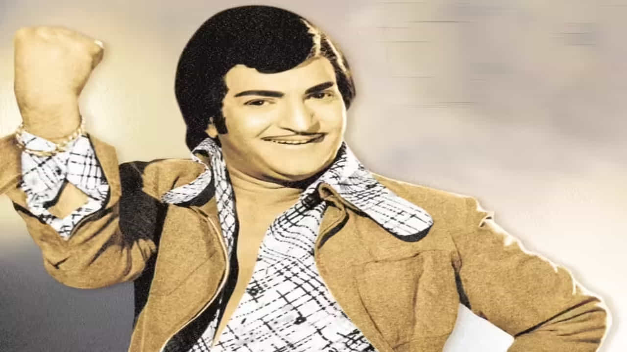 కొల్లి రాము తల్లికి రామారావుని చూడాలనే కోరిక బలంగా ఉండేది. ప్రసాద్ స్టూడియోస్లో భీం రాజు అనే ఆర్టిస్టుతో ఫైట్ సీన్ షూటింగ్ జరుగుతుండగా, రాము తన తల్లిని తీసుకువెళ్లారు. ఎన్టీఆర్ను చూసిన ఆమె ఎంతో ఆనందపడ్డారు. తన తల్లిని చూసిన ఎన్టీఆర్, కూర్చోండి అమ్మ అని ఆప్యాయంగా పలకరించారు. కొద్దిసేపు షూటింగ్ చూసిన తర్వాత ఆమె వెళ్తుండగా, "బాబు, మీ పిల్లలు కూడా మీ అంతటి వాళ్ళు అవ్వాలి. బ్రహ్మం గారి కాలజ్ఞానం తీయాలని నా కోరిక" అని కోరారు. ఎన్టీఆర్ అడిగిన మీదట, రాము తల్లి పాత కాలజ్ఞానం పుస్తకాలను పంపించారు. ఆ తర్వాత బ్రహ్మం గారి కాలజ్ఞానం ఆధారంగా సినిమా రావడంతో ఆమె ఎంతో సంతోషించారు. ఎన్టీఆర్ మేనేజర్ రఘురాంను పిలిచి, తన తల్లిని కారులో ఇంటికి పంపించిన సందర్భం రామును ఎంతో ప్రభావితం చేసింది.
