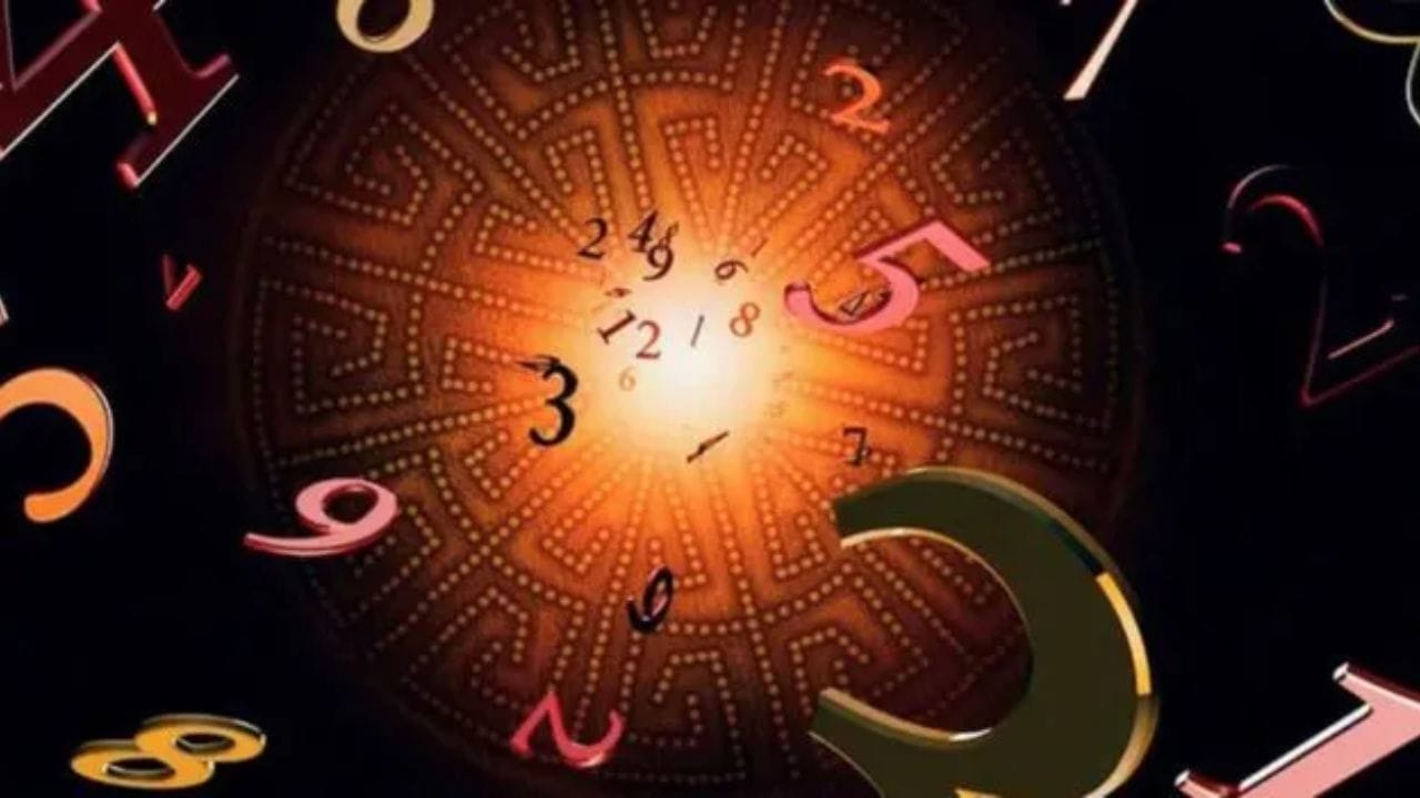 ఇక ఏ నెలలోనైనా 9, 18 లేదా 27 తేదీల్లో జన్మించిన వ్యక్తులు 9 ప్రభావంతో ఉంటారు. వీరు ఎక్కువ దయా హృదయం కలిగిన వ్యక్తులు. వీళ్లు పక్కవాళ్ల పరిస్థితులను అర్థం చేసుకొని వారితో సానుభూతితో మెలుగుతారు. ఇలాంటి వ్యక్తులు ఎంతటి కష్ట కాలంలోనైనా నవ్వుతూ సమస్యను సాల్వ్ చేసుకుంటారు.   Note: పైన పేర్కొన్న అంశాలు కేవలం సంఖ్యాశాస్త్ర నిపుణుల విశ్లేషణల ఆధారంగా, ఇంటర్నెట్‌ నుంచి సేకరించిన సమాచారం ఇదారంగా మాత్రమే ఇవ్వబడింది. దీనికి ఎలాంటి శాస్త్రీయమైన ఆధారాలు లేవు. అలాగే వీటిన TV9 దృవీకరించడం లేదు.