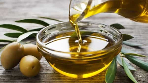Skin Care Benefits: చర్మాన్ని మెరిపించే ‘లిక్విడ్ గోల్డ్’.. ఆలివ్ ఆయిల్తో ముఖంపై ముడతలు మాయం!
