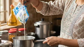 మీ ఇంటికొచ్చే ప్యాకెట్ పాలు ఎలా తయారవుతాయంటే..?