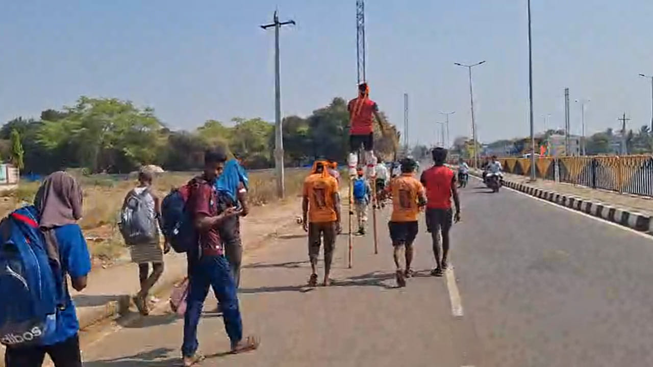 ఈ భక్తులకు దారి పొడవునా దాతలు అన్నదానం, మజ్జిగ, పండ్లు, త్రాగునీరు వంటి సేవలను ఉచితంగా అందిస్తున్నారు. భక్తి అంటే ఏమిటోఆరాధన అంటే ఏమిటోశివుడిపై ఉన్న విశ్వాసం ఎంత గొప్పదోఈ పాదయాత్రికులను చూస్తే అర్థమవుతుంది.