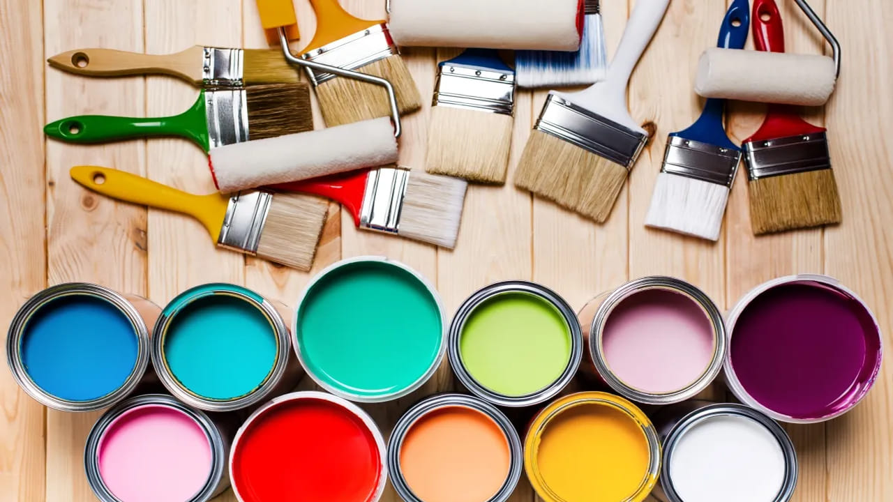 త్రైమాసిక ప్రాతిపాదికన సుమారు 10 శాతం ధరలను పెంచాలని కంపెనీలు భావిస్తున్నాయి. కంపెనీల స్థూల మార్జిన్లు సగటున సుమారు 130 బేసిస్ పాయింట్లు తగ్గవచ్చు. పెయింట్ పరిశ్రమలో బలమైన డిమాండ్ ఉంది. ప్రీమియం, లగ్జరీ పెయింట్ల ఉత్పత్తుల కంటే ఎకానమీ ఎమల్షన్లు అమ్మకాలు వేగంగా పెరగుతున్నాయి.