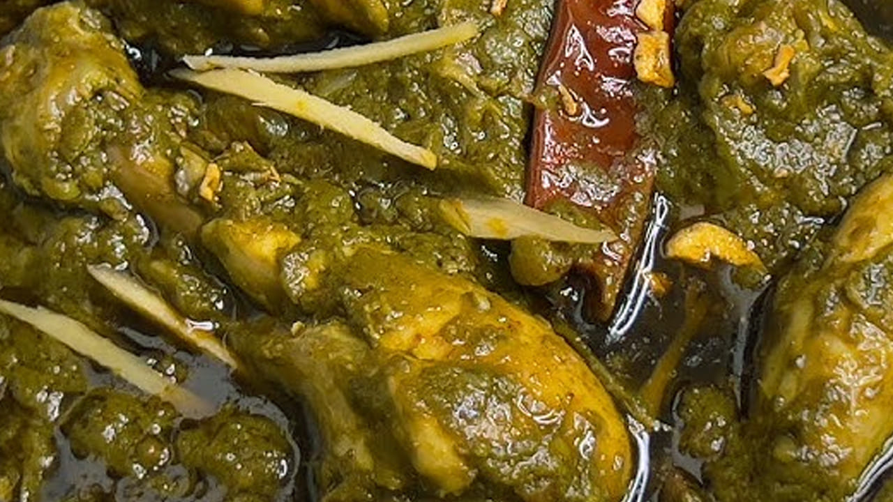 ఈ మిశ్రమంలో ముందుగా అల్లం వెల్లుల్లి పేస్ట్, చికెన్ ముక్కలు వేసి మిక్స్ అయ్యేలా కలుపుకోవాలి. ఆ తర్వాత పాలకూర పేస్ట్ ను వేసి 10  నిమిషాల పాటు అలాగే ఉంచి చివర్లో కొత్తిమీర ఆకులు వేసి స్టవ్ ఆఫ్ చేసి దించేయండి. అంతే అంతే వేడి వేడి పాలకూర చికెన్ కూర రెడీ. 