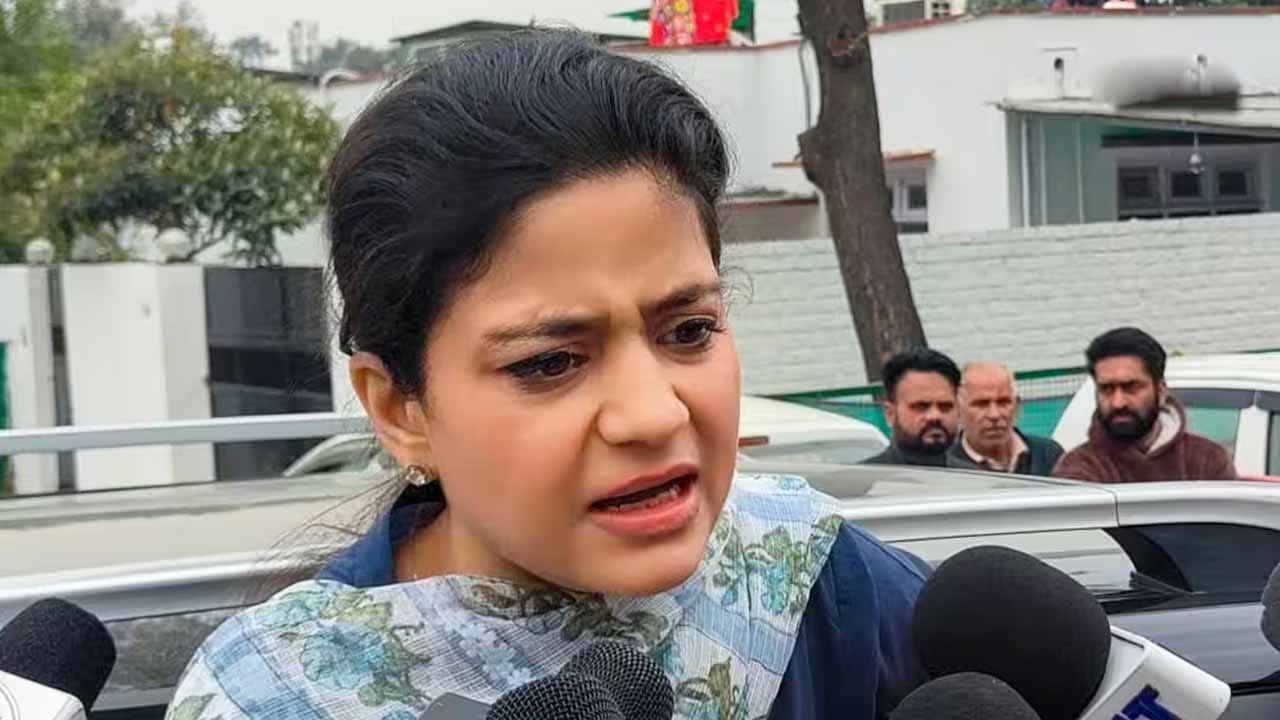 ఖమేనీ మరణంపై ఇస్తివా ముఫ్తీ భావోద్వేగం.. సోషల్ మీడియాలో వైరల్ అవుతున్న వీడియో!