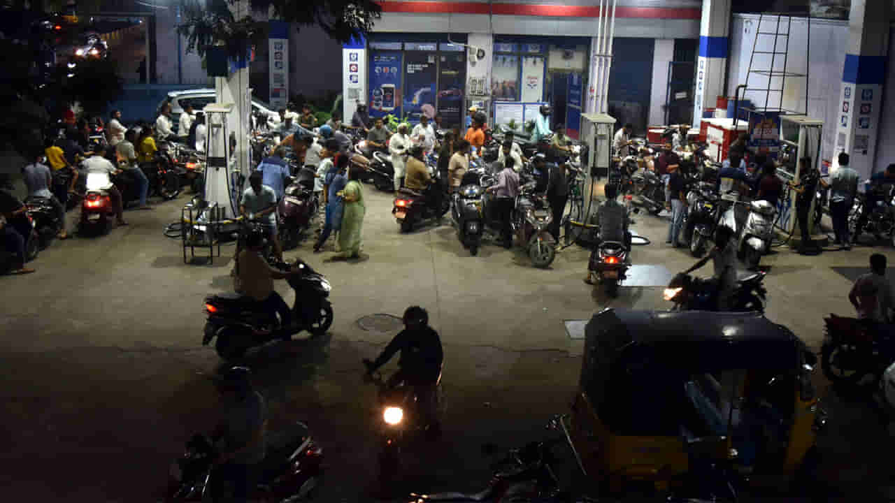 తెలంగాణలో పెట్రోల్ కొరత ఉందా.. డీలర్స్  అసోసియేషన్ కీలక ప్రకటన