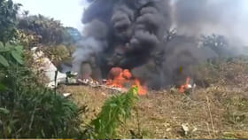 కుప్పకూలిన భారీ సైనిక విమానం.. 100 మందికిపైగా మృతి