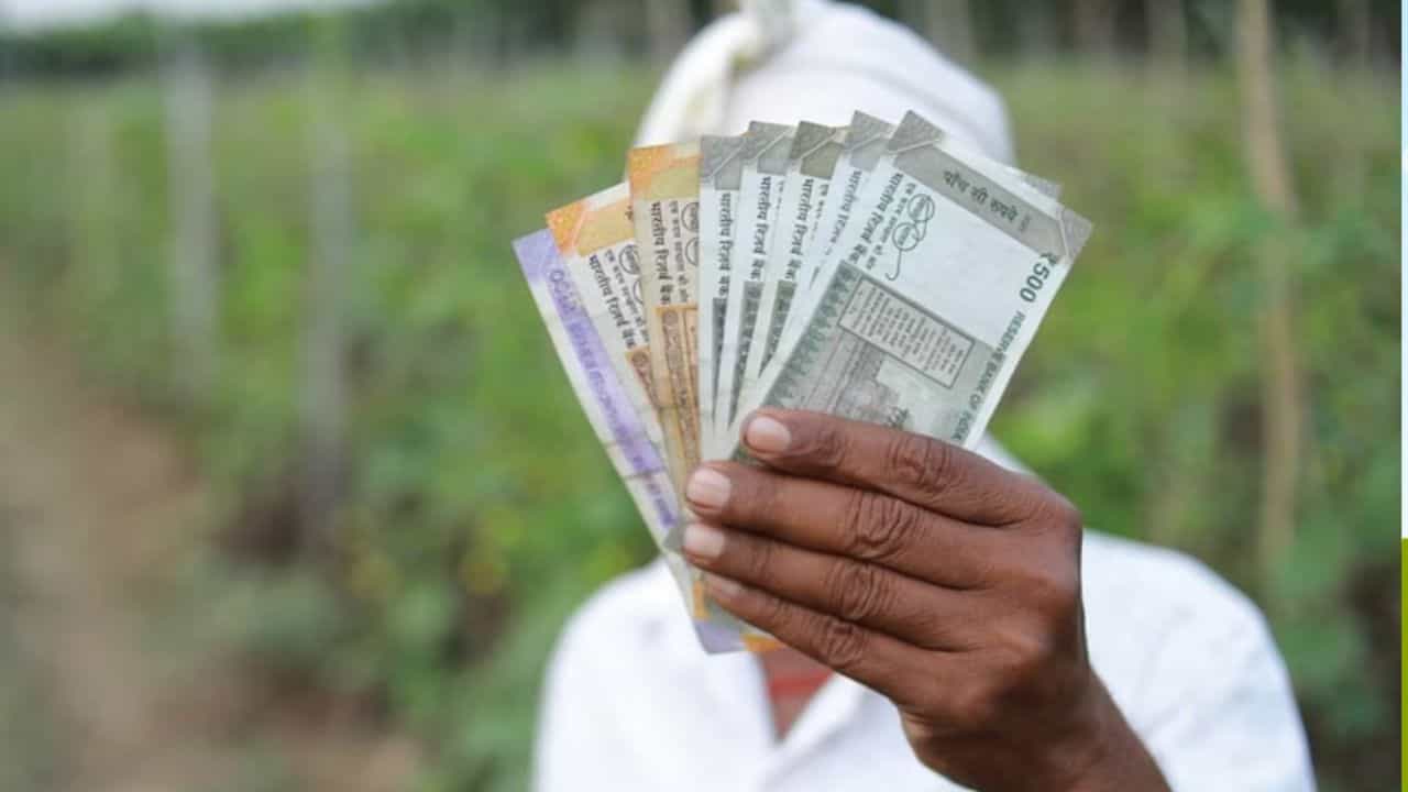 కొన్ని నివేదికల ప్రకారం.. మార్చి 13న అంటే వచ్చే వారం రోజుల్లో పీఎం కిసాన్ 22వ విడతకు సంబంధించిన ప్రకటన వెలువడే అవకాశం ఉందని అంటున్నారు. ఆ రోజున దేశ ప్రధానమంత్రి నరేంద్ర మోదీ అస్సాంలో పర్యటించనున్నారని.. ఆ సందర్భంగా రైతులకు 22 విడత పీఎం కిసాన్ నిధులను విడుదల చేసే అవకాశం ఉందని అధికార వర్గాలు చెబుతున్నాయి. కానీ దీనికి సంబంధించి ఎలాంటి అధికారిక ప్రకటన రాలేదు.