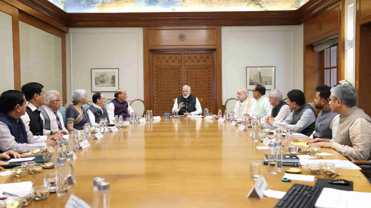 PM Modi: యుద్ధం ఎఫెక్ట్.. ప్రధాని మోదీ హైలెవల్ మీటింగ్.. ఇంధన సంక్షోభంపై కీలక చర్చలు..