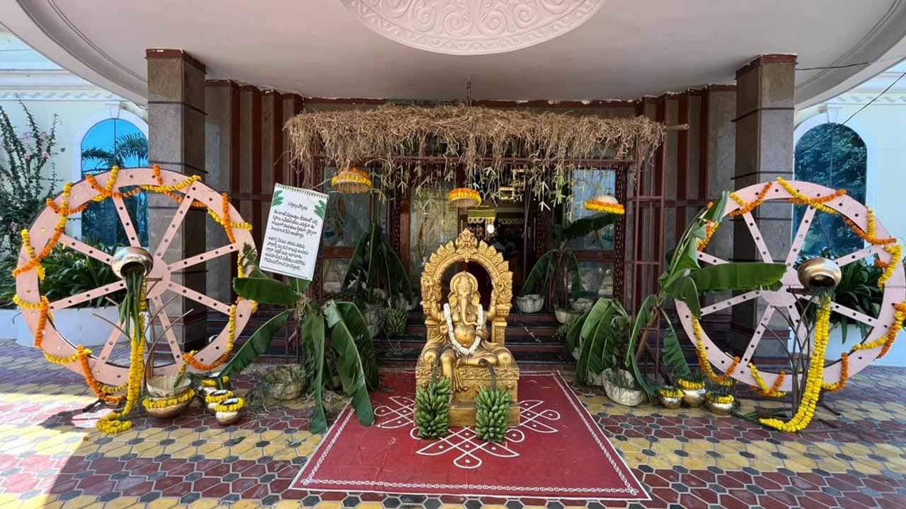 పచ్చని తోరణాలు.. చల్లని వాతావరణం..  ఔరా అనిపించే విందు భోజనాలు.. మైమరిచిన అతిథులు!