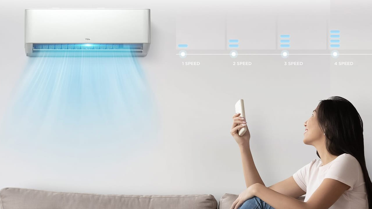 ఇక ఇంట్లో ఎల్‌ఈడీ బల్బులను మాత్రమే వాడండి. ఎందుకంటే ఇవి కరెంట్‌ను చాలా తక్కువగా వినియోగిస్తాయి. వీటి ధర కాస్త అధికంగా ఉన్నా.. మీకు కరెంట్ బిల్లును తగ్గించడంలో సహాయపడతాయి. దీంతో ఇన్కాండసెంట్, సీఎఫ్‌ఎల్ బల్బులను పక్కనపెట్టి ఎల్‌ఈడీ లైట్లను మాత్రమే ఇంట్లో వాడండి. ఇలా చేయడం  వల్ల మీకు విద్యుత్ బిల్లు తగ్గుతుంది.

