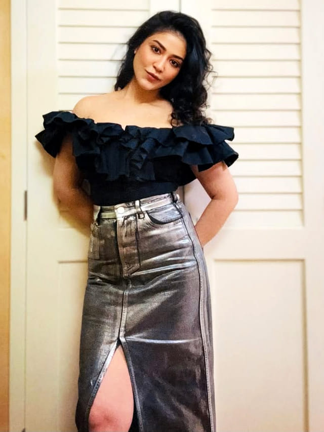 సినిమాల స్పీడ్ తగ్గించిన టాక్సీవాలా బ్యూటీ..