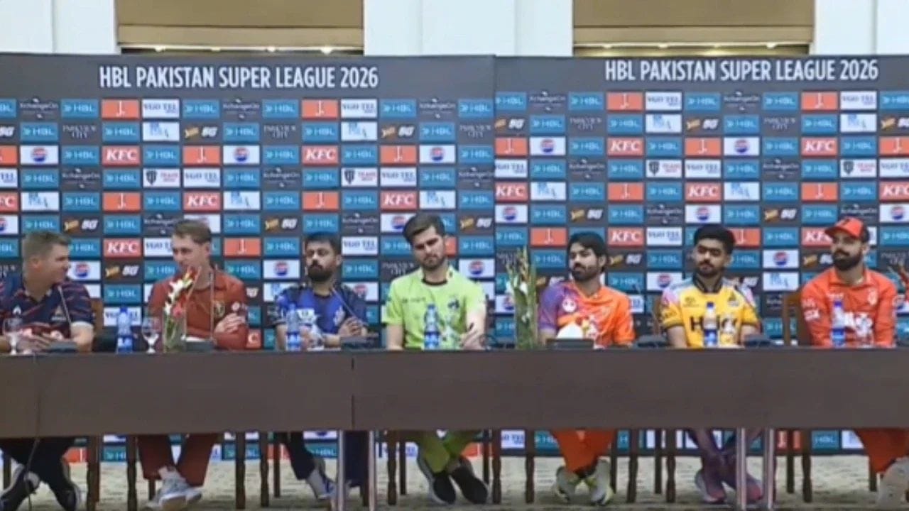 PSL 2026 Unprofessional Captains: పాకిస్తాన్ ప్రీమియర్ లీగ్ 2026 సీజన్ ఆరంభానికి ముందు జరిగిన ఒక సంఘటన ప్రస్తుతం చర్చనీయాంశంగా మారింది. లాహోర్‌లోని గడాఫి స్టేడియంలో నిర్వహించిన కెప్టెన్ల రౌండ్ టేబుల్ మీడియా సమావేశంలో ఆస్ట్రేలియా మాజీ క్రికెటర్ డేవిడ్ వార్నర్ ఆగ్రహం వ్యక్తం చేశాడు. 