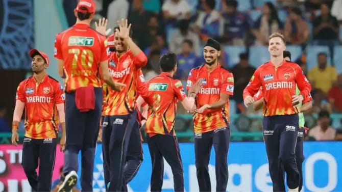 మరో వివాదంలో టీమిండియా ప్లేయర్.. సొంత జట్టు ఆటగాడిపైనే వేధింపులు