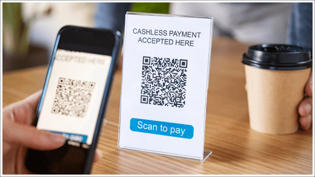 చెల్లింపు చేయడానికి తొందరపడకండి. QR కోడ్ను స్కాన్ చేసిన వెంటనే పే బటన్ను నొక్కకండి. అన్ని వివరాలను తనిఖీ చేసి, నిర్ధారించుకున్న తర్వాత మాత్రమే చెల్లింపు చేయండి. ఈ ప్రక్రియకు గరిష్టంగా రెండు నుండి మూడు నిమిషాలు పడుతుంది. కానీ డబ్బు తప్పు ఖాతాకు వెళ్లదు.