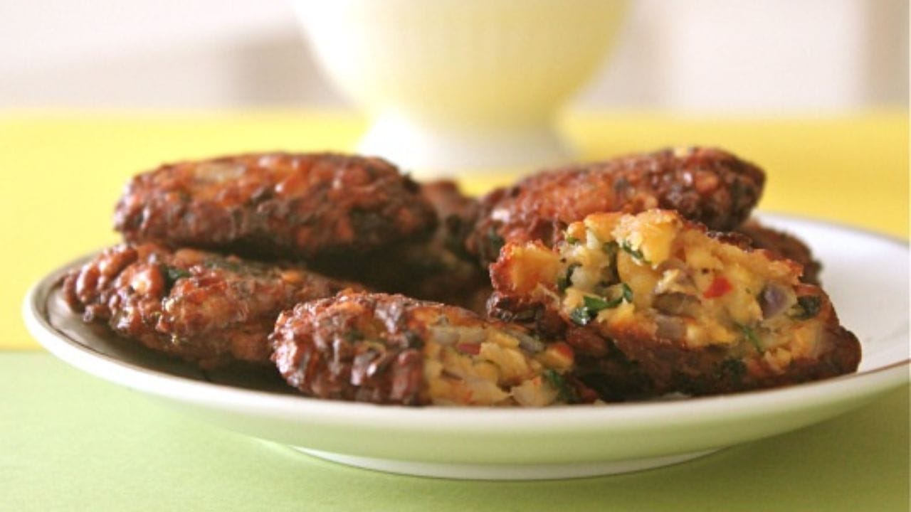 ఆహా అద్భుతం.. రాగి పండితో ఇలా కరకరలాడే వడలు చేసుకుంటే..10 ప్లేట్లైనా ఇట్టే లాగిస్తారు