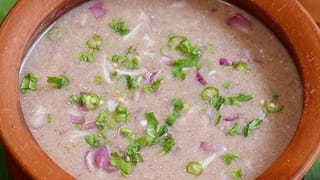 పరగడుపున గోరువెచ్చని నీరు తాగుతున్నారా? మీ శరీరంలో జరిగే 5 మార్పులు ఇవే!