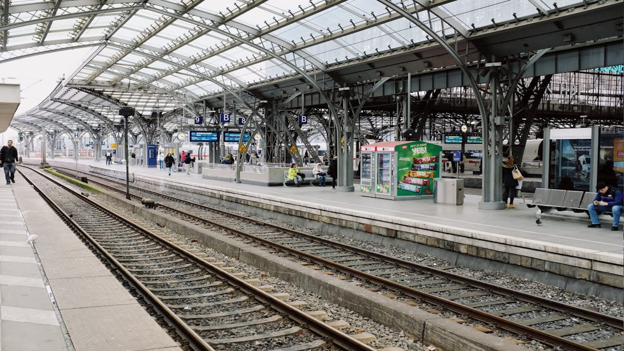 Indian Railways: ఏపీకి రైల్వేశాఖ తీపికబురు.. నాలుగు మెగా టెర్మినల్స్ నిర్మాణానికి గ్రీన్ సిగ్నల్.....