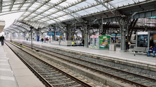 Indian Railways: ఏపీకి రైల్వేశాఖ తీపికబురు.. నాలుగు మెగా టెర్మినల్స్ నిర్మాణానికి గ్రీన్ సిగ్నల్.. ఎక్కడెక్కడంటే..?