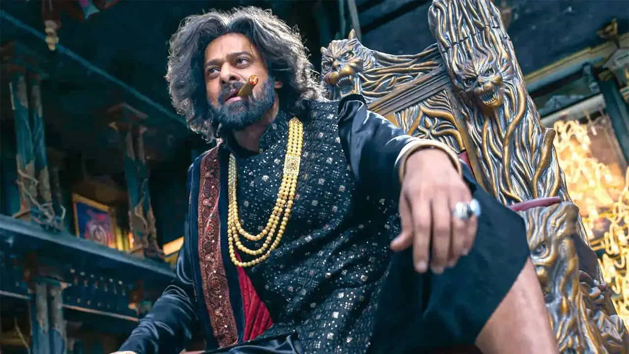 మారుతి దర్శకత్వం వహించిన ఈ చిత్రం ప్రభాస్ ను కొత్త అవతారంలో చూపించారు. అయితే ఈ చిత్రం VFX , సెట్ డిజైన్ పై నిర్మాతలు డబ్బు ఖర్చు చేశారు. దాదాపు రూ.400 కోట్ల భారీ బడ్జెట్‌తో విడుదలైన ఈ సినిమా మొదట్లో థియేటర్లలో విడుదలైనప్పుడు, సమీక్షలు సానుకూలంగా వచ్చాయి. 