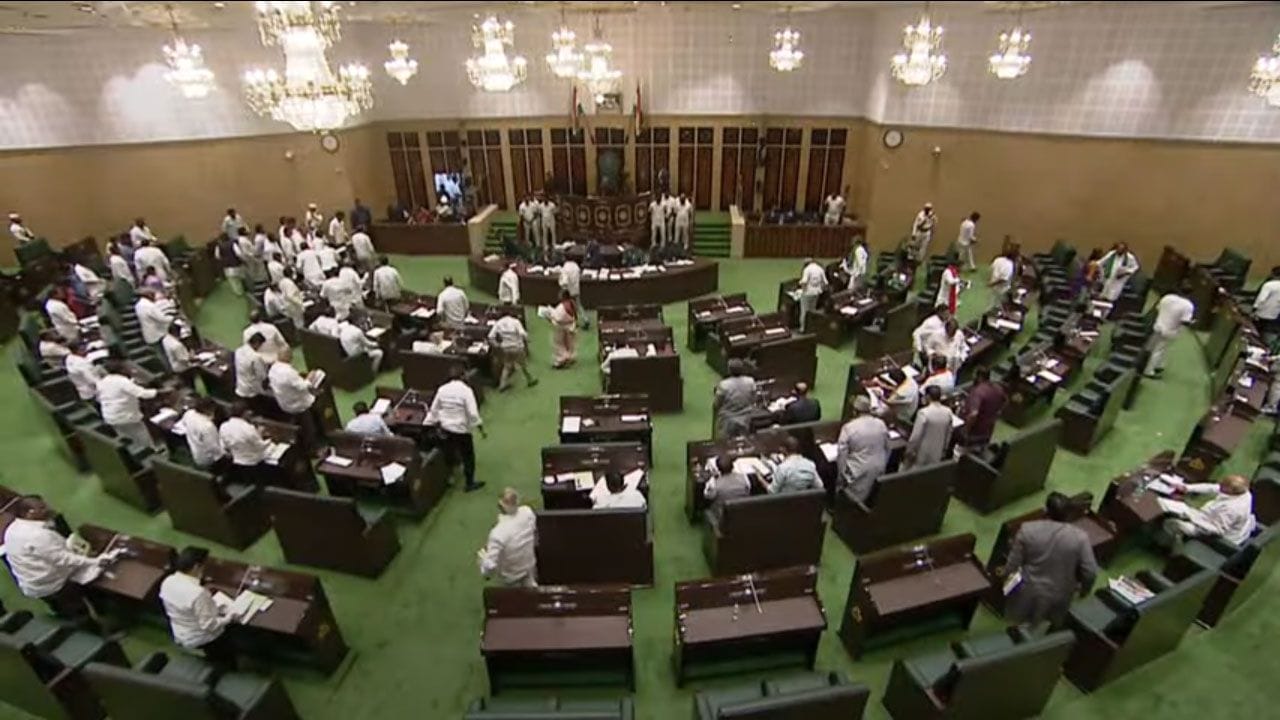 Telangana: అసెంబ్లీలో ఆసక్తికర సన్నివేశం.. బీజేఎల్పీ లాబీలో రాజాసింగ్.. కేటీఆర్ రియాక్షన్ చూశారా?