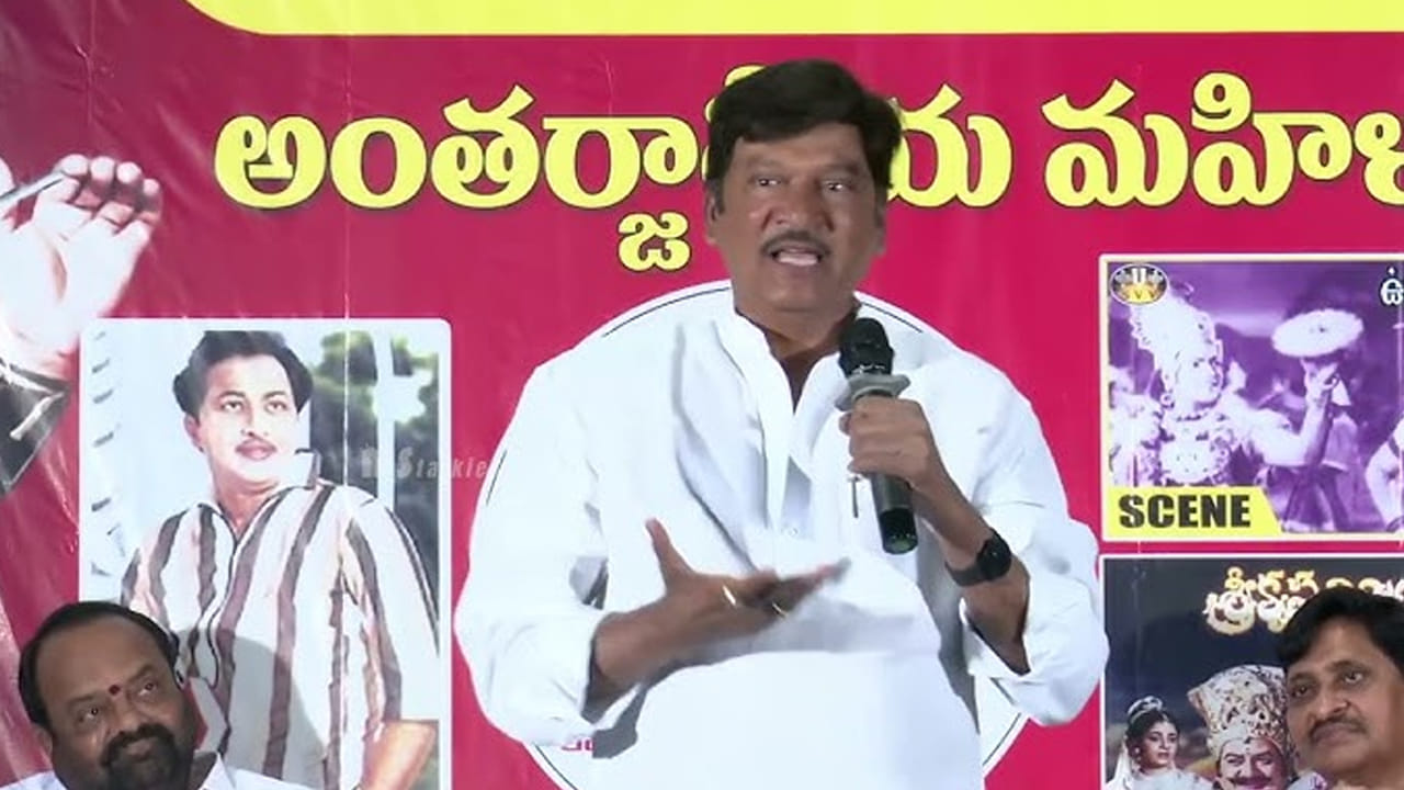 Rajendra Prasad: మళ్లీ నోరుజారిన రాజేంద్రప్రసాద్.. ఆ స్టార్ హీరో పై అనుచిత వ్యాఖ్యలు.. వీడియో వైరల్..