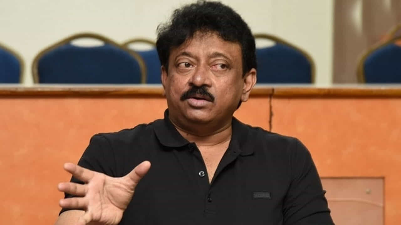 కాలేజీ రోజుల్లో తాము తాము ఆ సినిమాను ఎగబడి చూశామని, అది ఒక క్లాసిక్ ఎగ్జాంపుల్ ఆఫ్ ట్రెడిషన్ అని పేర్కొన్నారు. ఈ చిత్రం పాశ్చాత్య సంగీతపు ప్రభావానికి వ్యతిరేకంగా మన భారతీయ సంగీతం ఏ మాత్రం తక్కువ కాదని నిరూపించింది. పాశ్చాత్య సంగీతానికి అలవాటుపడి, తమ స్వంత సంగీతాన్ని విస్మరించిన ప్రేక్షకులను లక్ష్యంగా చేసుకుని, శంకరాభరణం రివర్స్ లాజిక్లో భారతీయ సంగీత గొప్పతనాన్ని విజయవంతంగా రుజువు చేసిందని వర్మ తెలిపారు.