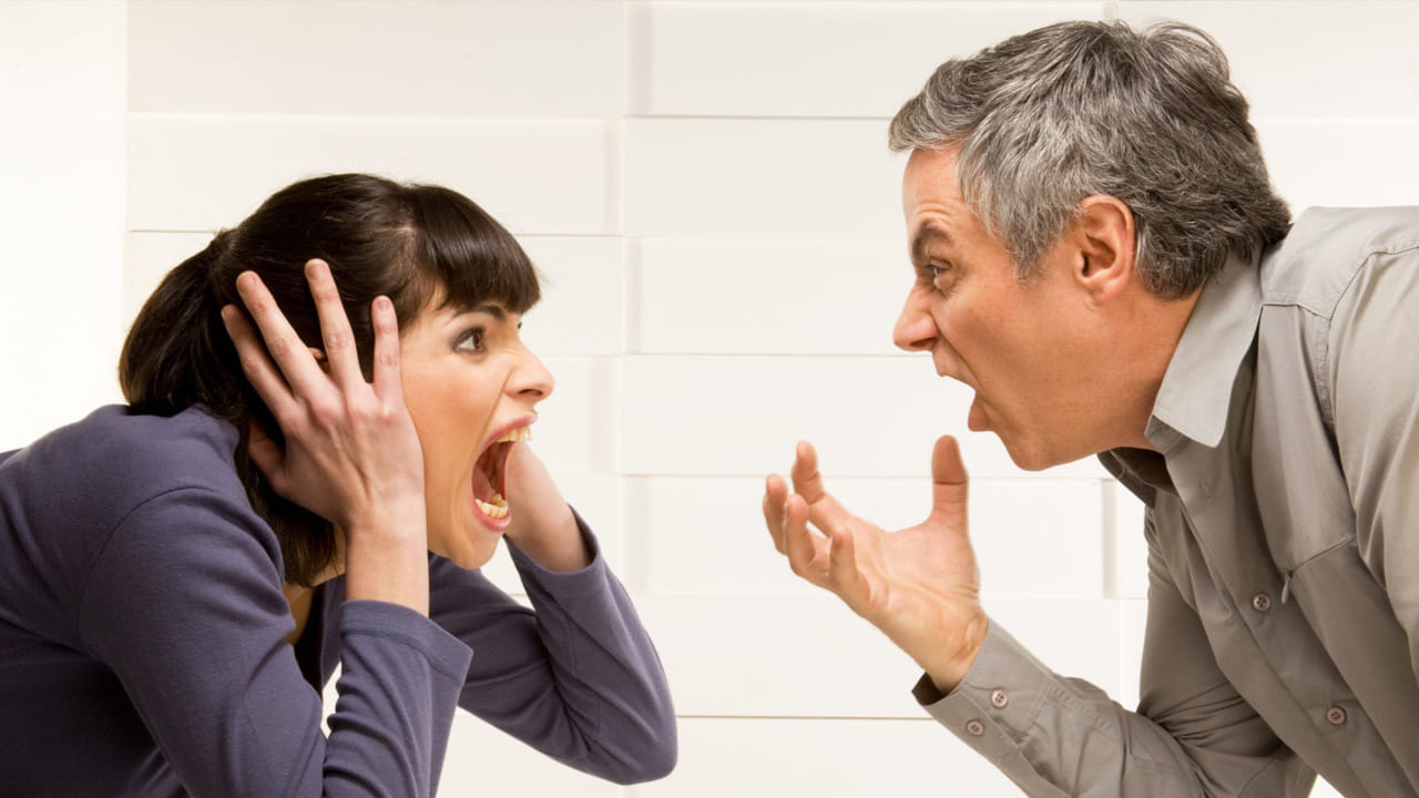 శ్రీరామనవమి రోజు ఇతరులతో గొడవపెట్టుకోవడం, వేరే వారిని కించపరిచినట్లు మాట్లాడటం అస్సలే మంచిది కాదంట. దీని వలన మీరు అనేక సమస్యలు ఎదుర్కునే ఛాన్స్ఉన్నదని చెబుతున్నారు నిపుణులు.