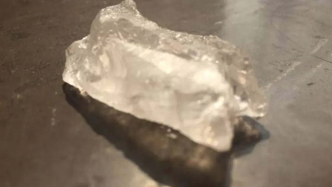 పటికను ఉపయోగించడం గురించి మాత్రమే కాదు ఇంట్లో పరిశుభ్రతను కాపాడుకోవడం, ఆహారాన్ని మూసి ఉన్న కంటైనర్లలో నిల్వ చేయడం, గోడల పగుళ్లను మూసివేయడం వంటి ముక్యమైన జాగ్రత్తలు తీసుకోవడం వల్ల ఎలుకలు ఇంట్లోకి చొరబడకుండా నిరోధించవచ్చు. 