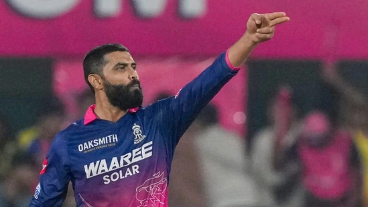 Ravindra Jadeja : జడ్డూని వదులుకున్న పాపానికి చెన్నైకి శాపం తగిలిందా? రాజస్థాన్ పింక్ జెర్సీలో రవీంద్రుడి విశ్వరూపం