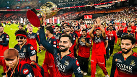 RCBలో కోహ్లీ కంటే తోపు.. 13 ఫోర్లు, 17 సిక్సర్లతో పరుగుల..