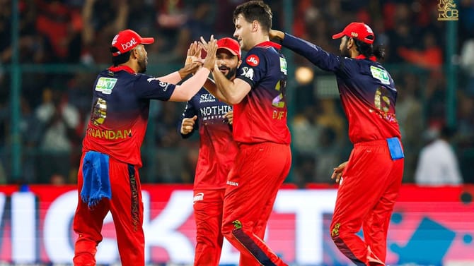 ఉత్కంఠ పోరులో ఓడిన ముంబై.. 3వ స్థానానికి చేరిన బెంగళూరు