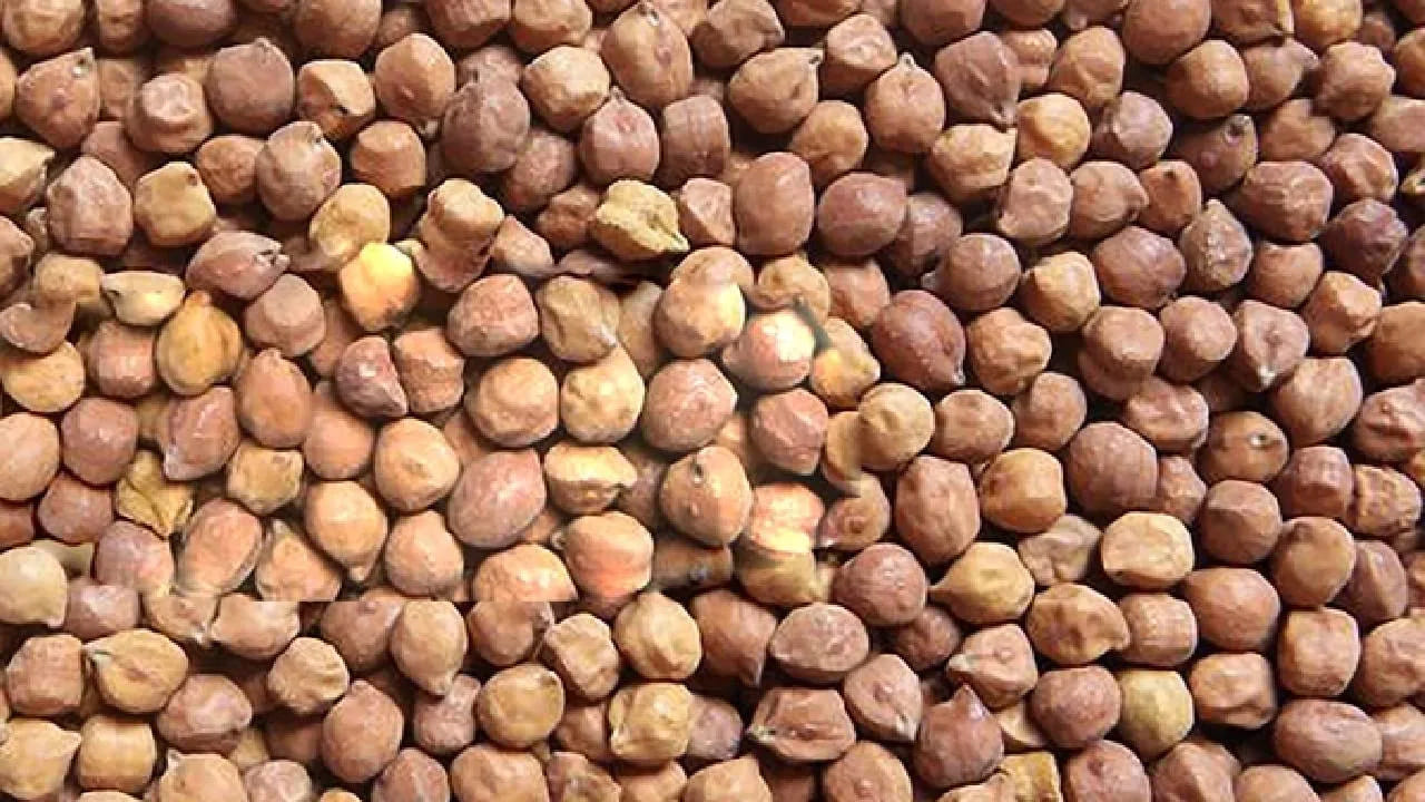 ఎర్ర శనగల్లో అధిక ప్రోటీన్‌ ఉంటుంది.100 గ్రాముల శనగపప్పులో 30 గ్రాముల ప్రోటీన్ ఉంటుంది. అన్ని చిరు ధాన్యాల్లోకల్లా ఎర్ర శనగల్లోనే అత్యధిక ప్రోటీన్ కంటెంట్ ఉంటుంది. కాబట్టి మీ రోజువారీ ఆహారంలో శనగలను చేర్చుకోవచ్చు. 