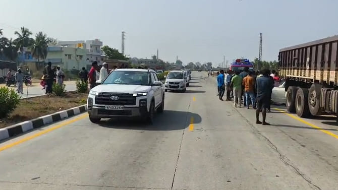 బెంగళూరు నుంచి తిరుమలకు వస్తుండగా ఊహించని ప్రమాదం.. ఐదుగురు మృతి