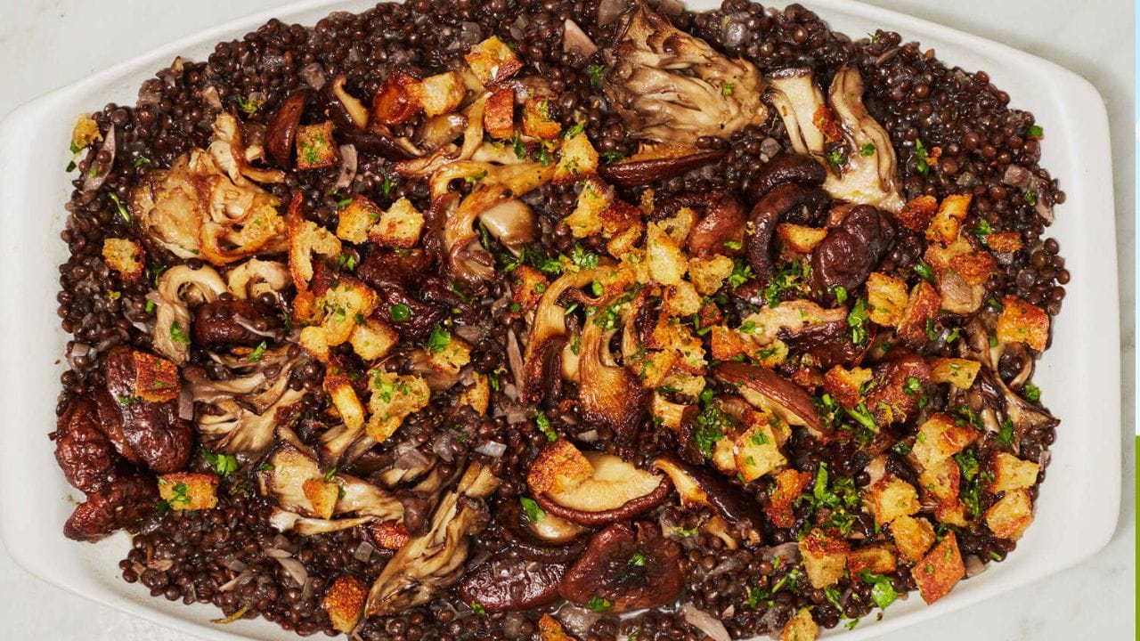 కాల్చిన నల్ల పప్పులు: కాల్చిన నల్ల పప్పు ఆరోగ్యకరమైన, పోషకమైన స్నాక్. వీటిలో ప్రోటీన్, ఫైబర్ పుష్కలంగా ఉంటాయి, అంతేకాదు ఇది మిమ్మల్ని ఎక్కువసేపు కడుపు నిండి ఉండేలా చేస్తాయి. మీరు స్టవ్ మండించకుండానే కొద్దిగా ఉప్పు, చాట్ మసాలా లేదా కొద్దిగా నిమ్మరసం కలిపి వాటిని సులభంగా స్నాక్‌గా తయారు చేసుకోవచ్చు.