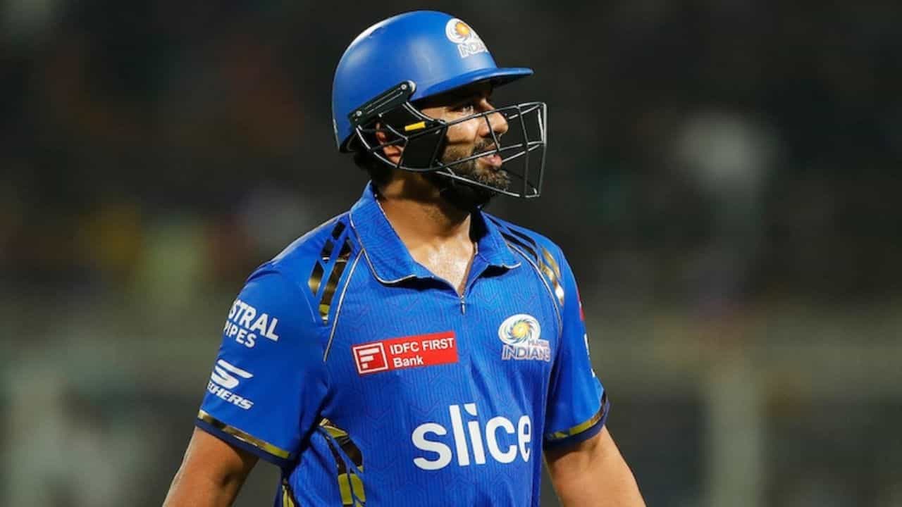 నిజానికి, గత కొన్ని సీజన్లుగా రోహిత్ శర్మ ఐపీఎల్‌లో కేవలం ఇంపాక్ట్ ప్లేయర్‌గా మాత్రమే ఆడుతున్నాడు. అంటే, రోహిత్ బ్యాటింగ్‌కే పరిమితమయ్యాడు. ఆ తర్వాత, రోహిత్ ఫీల్డింగ్ చేయలేదు, మైదానంలో కూడా కనిపించలేదు. కానీ ఈసారి, రోహిత్ బ్యాటింగ్‌తో పాటు మైదానంలో కనిపించనున్నాడు.