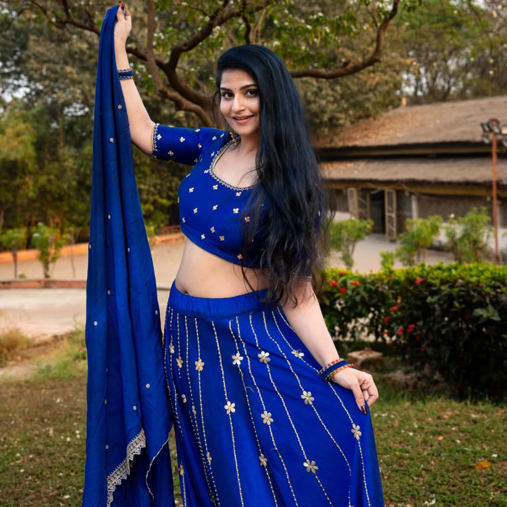 ప్రతి క్యారెక్టర్ ప్రేక్షకులకు గుర్తుండిపోయేలా నటించారు. వారిలో ఇక ఈ సీరియల్ లో స్వప్న అనే పాత్ర కూడా ప్రేక్షకులకు బాగా కనెక్ట్ అయ్యింది. ఆ పాత్రలో ఆ మధ్య హమీదా ఖాతూన్ నటించింది. కానీ ఇప్పుడు ఆమె ప్లేస్ లోకి మరో నటి వచ్చింది. బ్రహ్మముడి సీరియల్ లో స్వప్న పాత్రలో రూప ముగ్గల్ల నటిస్తుంది. ఈ చిన్నది ఎన్నో సీరియల్స్ లో నటించి మెప్పించింది. ఈ చిన్నది సోషల్ మీడియాలోనూ చాలా యాక్టివ్ గా ఉంటుంది.