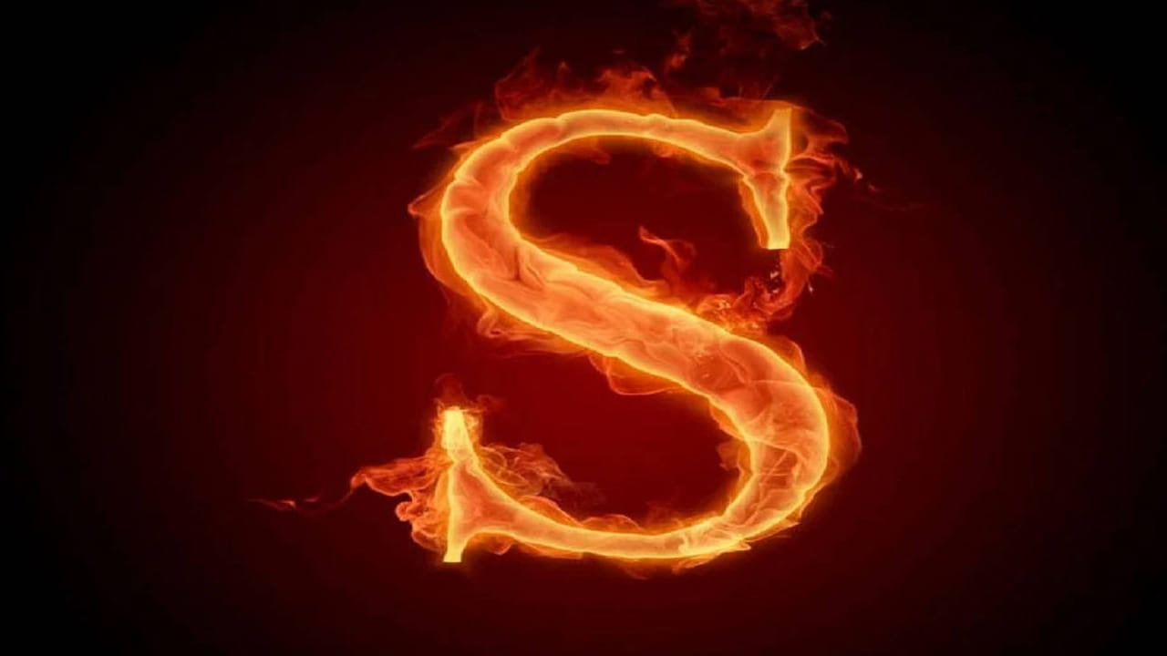 ఆర్థికంగా కూడా వీరికి చాలా బాగుంటుంది. వీరు చాలా డబ్బు సంపాదిస్తారు. కానీ వాటిని నిలుపుకోవడంలో విఫలం అవుతారు. కానీ ఈ ఎస్ అక్షరంతో పేరు ప్రారంభమయ్యే వారికి       వయసు 35 ఏళ్లు దాటిన తర్వాత స్థిరత్వం వస్తుంది.  అప్పుడు వీరు ధనవంతులు అయ్యే ఛాన్స్ ఉంది. ఎంత కష్టపడ్డారో, 35 సంవత్సరాల తర్వాత అంత గొప్పగా బతుకుతారు.