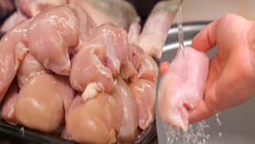 కర్రీ చేసేముందు చికెన్ కడుగుతున్నారా.. ఏమవుతుందో మీకు తెలుసా..?