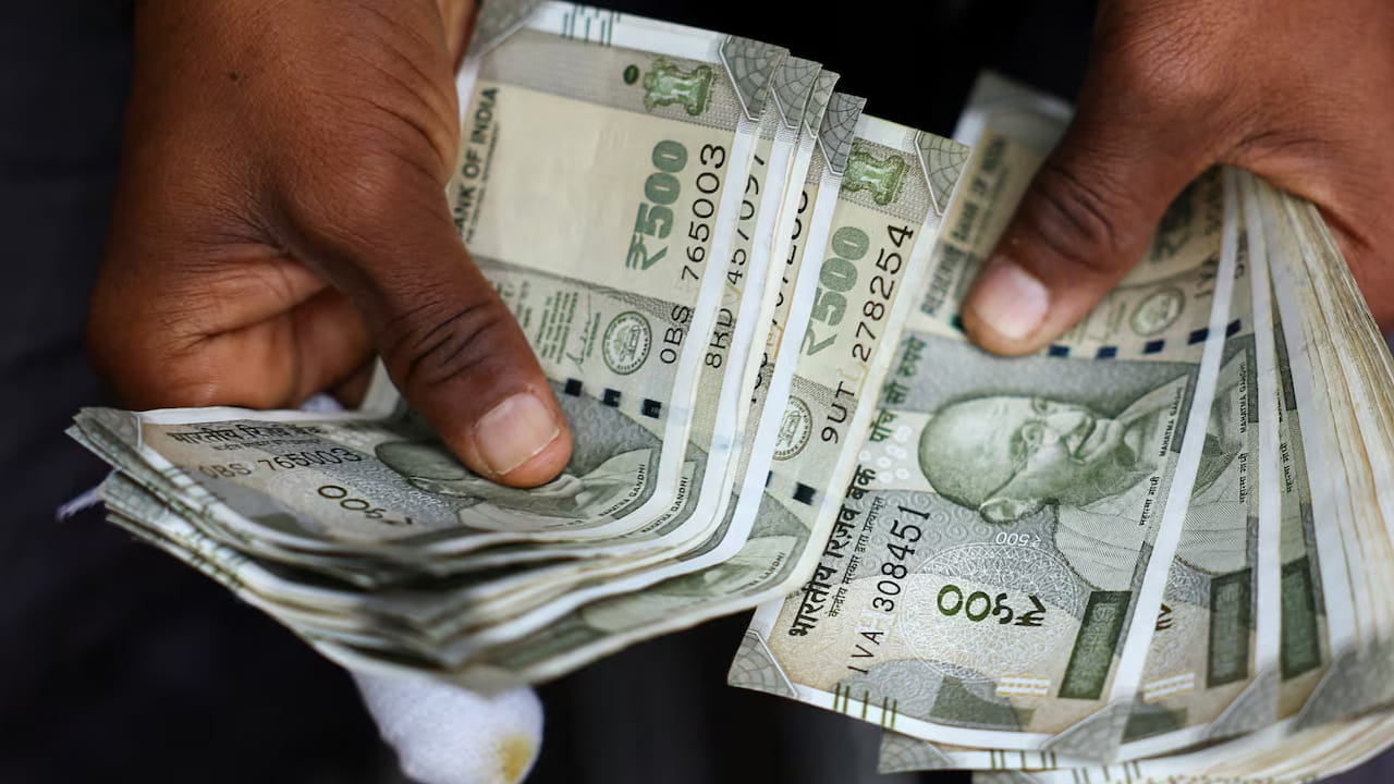 పెండింగ్ శాలరీ, పెండింగ్ లీవ్స్కు నగదు చెల్లింపు, బోనస్, ఉద్యోగులకు చెల్లించాల్సిన ఇతర చెల్లింపుల ప్రక్రియ ఇక వేగవంతం కానుంది. ఇప్పటివరకు ఫుల్ అండ్ ఫైనల్ సెటిల్మెంట్కు ఖచ్చితమైన కాలపరిమితి లేదు. ఒక్కొ కంపెనీ ఒక్కొలా హెచ్ఆర్ పాలసీలు పాటిస్తున్నాయి. కానీ అన్ని కంపెనీలు ఫైనల్ సెటిల్మెంట్కు వారాల పాటు సమయం తీసుకుంటున్నాయి. కొన్నిసార్లు నెలల సమయం తీసుకుంటున్నారు.