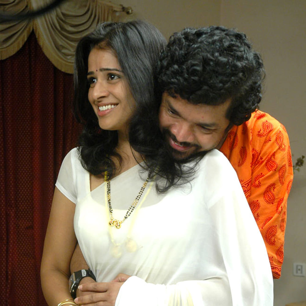 గతంలో ఆమె ఓ ఇంటర్వ్యూలో మాట్లాడుతూ.. మెంటల్ కృష్ణ చిత్ర అనుభవాలనుపంచుకున్నారు. ఆ సినిమాలో ఆమె మెయిన్ రోల్ లో నటించిన విషయం తెలిసిందే.. సత్యకృష్ణ మాట్లాడుతూ.. మొదట క్యారెక్టర్ ఆర్టిస్ట్గా సంప్రదించినప్పటికీ, తర్వాత లీడ్ రోల్ చేయమని అడిగారని చెప్పారు. ఆ సినిమా చేయడం వల్ల. ఆ సినిమాలో హీరోయిన్ గా చేసిన తర్వాత, తాను కేవలం ప్రధాన పాత్రలకే పరిమితం అవుతుందని చాలామంది నిర్మాతలు, దర్శకులు భావించారని, దానివల్ల క్యారెక్టర్ రోల్స్ తగ్గిపోయాయని ఆమె గుర్తు చేసుకున్నారు.