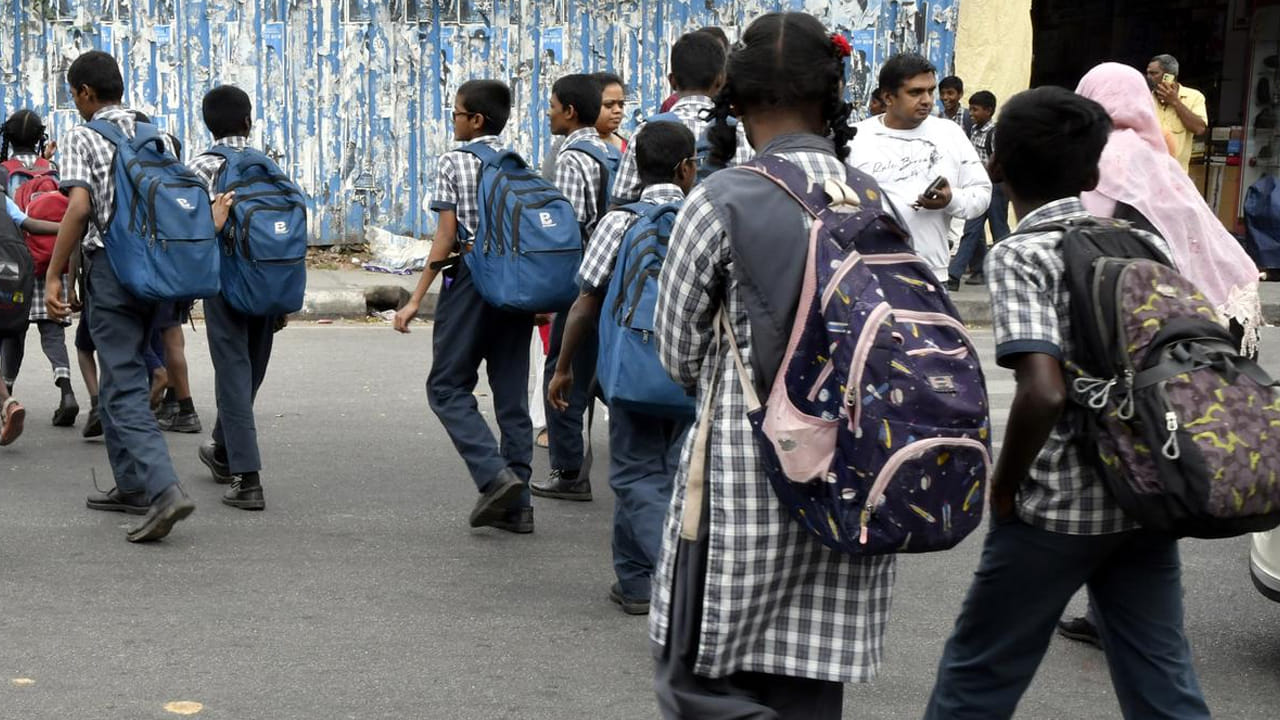 వచ్చే అకాడమిక్ ఇయర్లో స్కూల్ ఫీజు భారీగా పెరగనుందా? బడ్జెట్ ఎలా ఉండాలంటే?