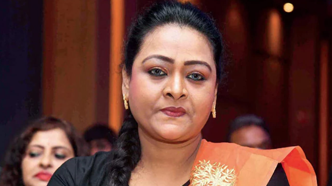 Shakeela: ఆ రాత్రి వేణుమాధవ్ రూమ్‌లో నిద్రపోయిన షకీలా.. ఆయన ఇలా అన్నాడట