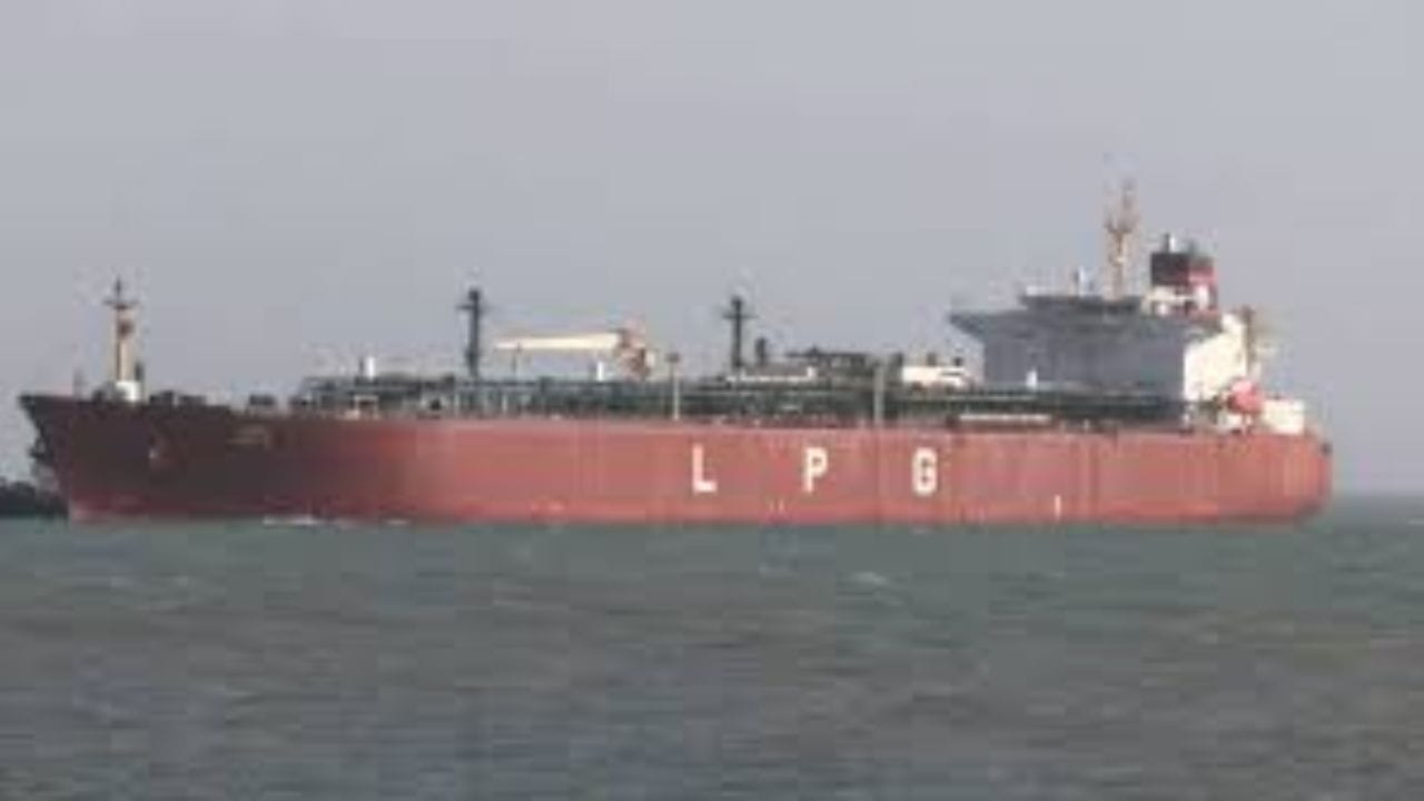 అయితే షిప్పింగ్ మంత్రిత్వ శాఖ ప్రకారం 46,000 మెట్రిక్ టన్నుల LPGతో భారత్‌ రావాల్సిన నందాదేవి అనే మరో నౌక సైతం మార్చి 17న ఇండియాకు చేరుకుంటాయని తెలిపింది. ఈ నేపథ్యలో ఇప్పటికే చేరుకున్న శివాలిక్ నుంచి వెంటనే అన్‌లోడ్ కార్యకలాపాలు చేపట్టాలని నిర్ణయింది.