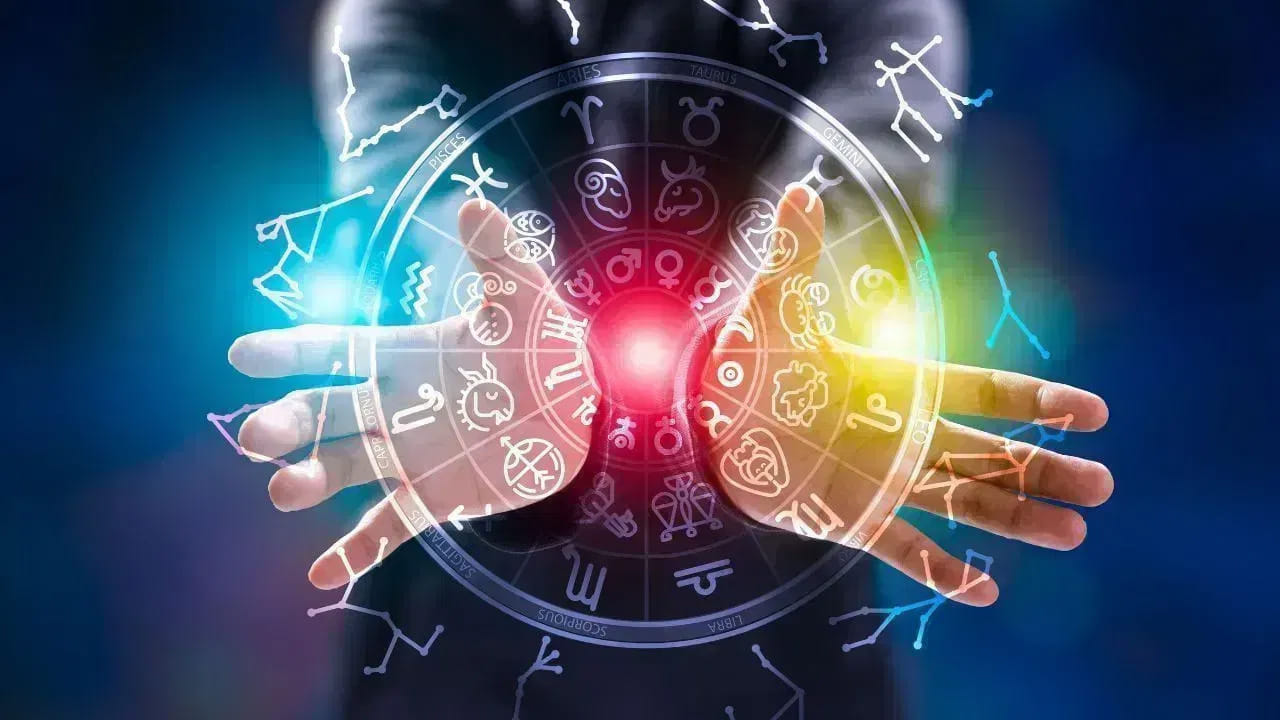 భార్య భర్తల మధ్య గొడవలు అనేవి సహజం.  కొందరు నిరంతరం గొడవలు పడితే, మరికొంత మంది ఎప్పుడూ గొడవలను పడుతూనే ఉంటారు. అయితే జ్యోతిష్య శాస్త్రం ప్రకారం, నాలుగు రాశుల వారికి మాత్రం నిత్యం భార్యతో గొడవలు తప్పవంట.  కాగా, ఆ రాశులు ఏవో ఇప్పుడు చూద్దాం.