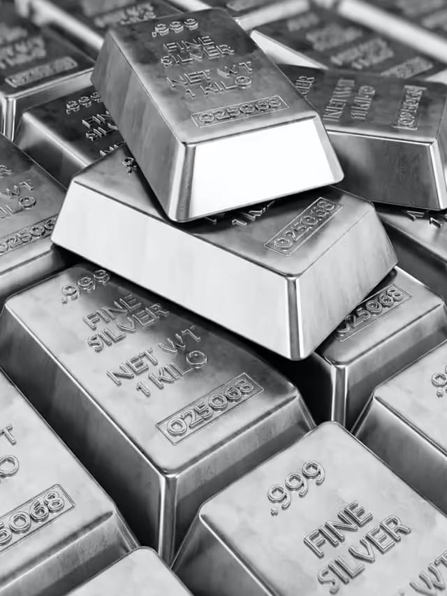 భారీ గుడ్‌న్యూస్‌.. 20 వేలు తగ్గిన వెండి ధర.. కిలో ఎంతంటే..