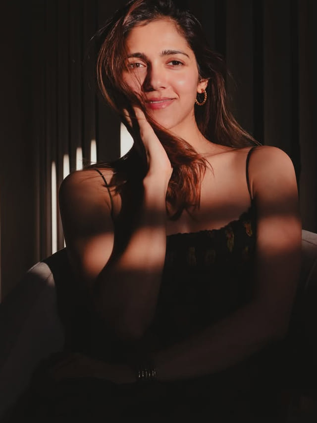 ఇంత అందమైన భామను దర్శకనిర్మాతలు పట్టించుకోవడంలేదే..!